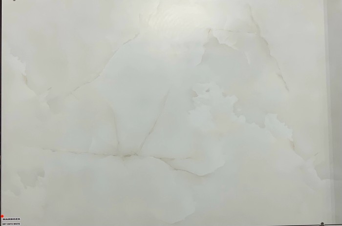 SKY ONYX WHITE In a room