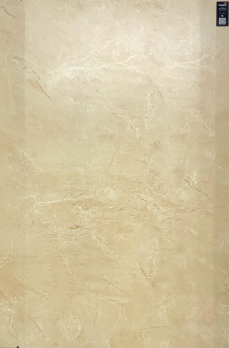 LUNA CREMA In a room