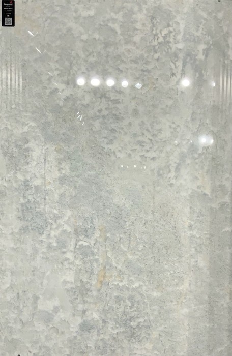 IMPIRO WHITE In a room