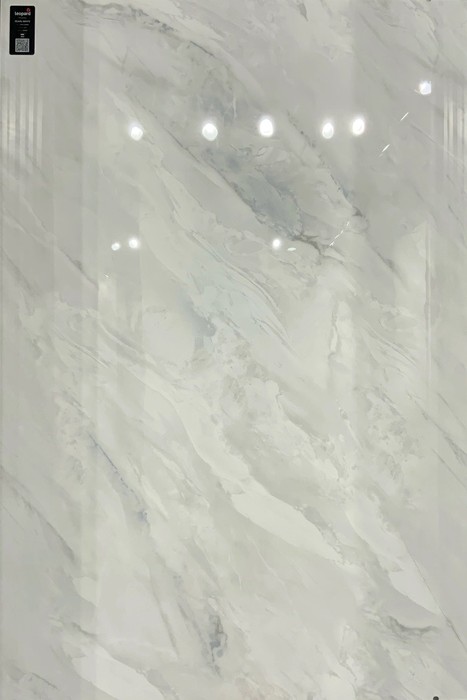 PEARL WHITE In a room