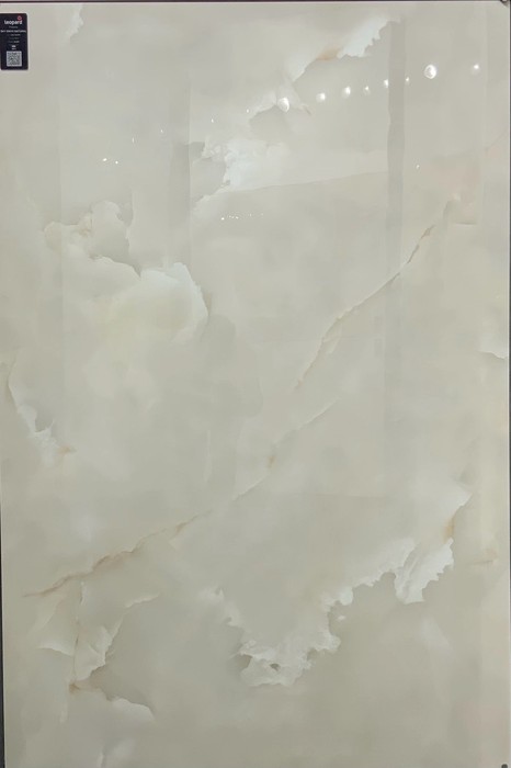 SKY ONYX NATURAL In a room