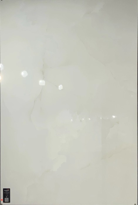 SKY ONYX WHITE In a room
