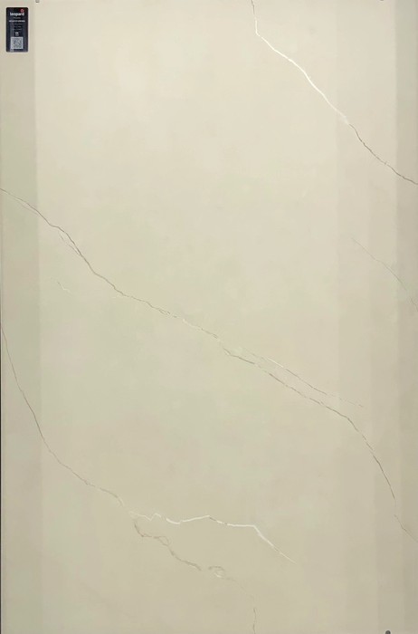 REGATO CREMA In a room
