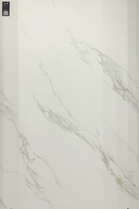 STATAVRIO GEONA GOLD In a room