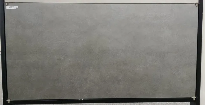 METIC NERO In a room