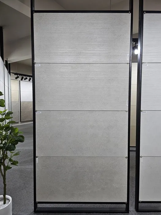 LINIAR_NURHAK GREY DECORE In a room