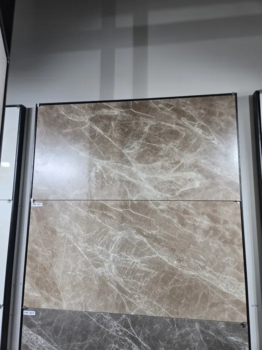 EMR 15011 In a room