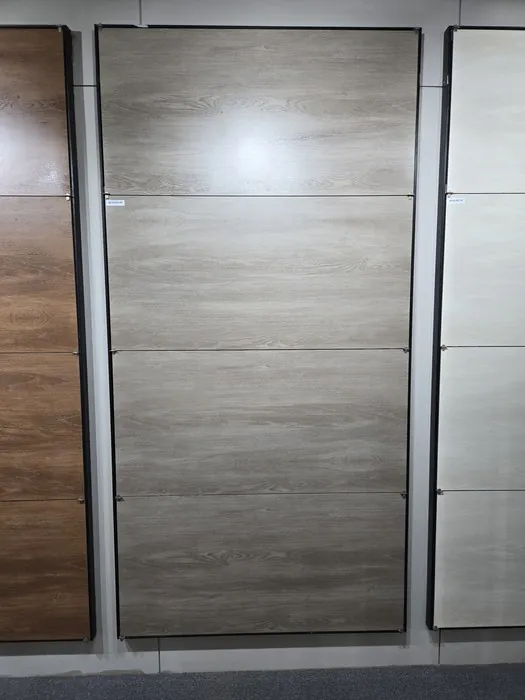EMR_DIOR WOOD GREY In a room