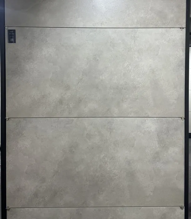MR-12089 In a room