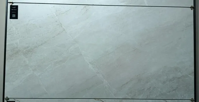 MR-12113 In a room