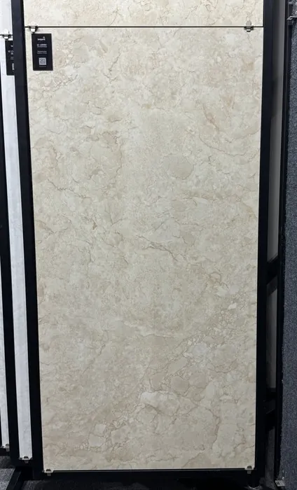 IC-16092 (CRESTOLA BEIGE) In a room