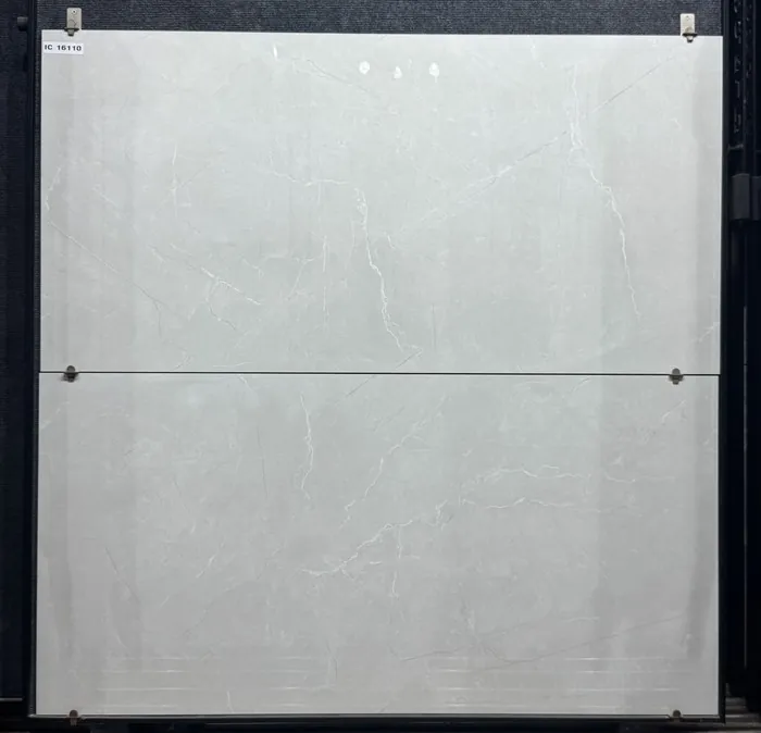 IC-16110 (NARVEL BIANCO) In a room