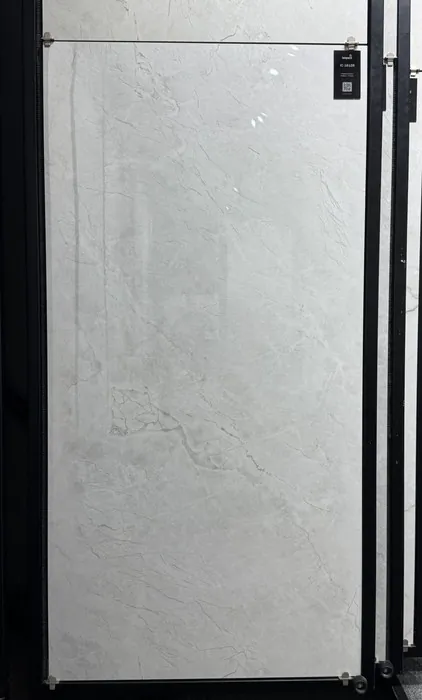 IC-16128 In a room