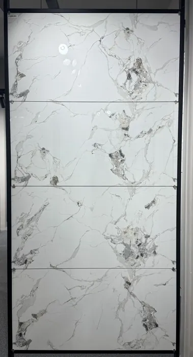 IC_CELEBRA-WHITE In a room