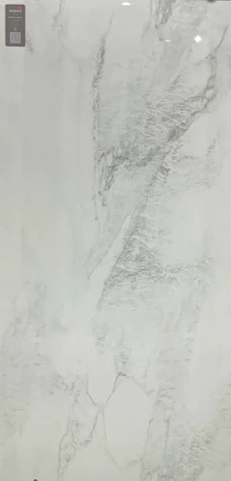 MARBLE WHITE In a room