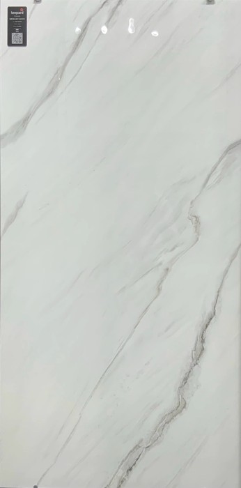 MERCURY WHITE In a room