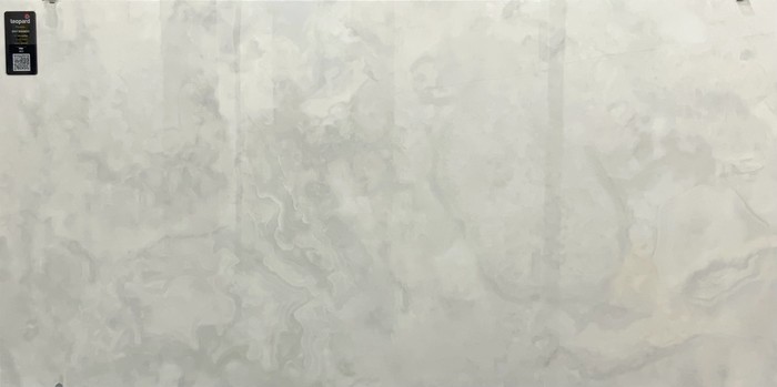OXY BIANCO In a room