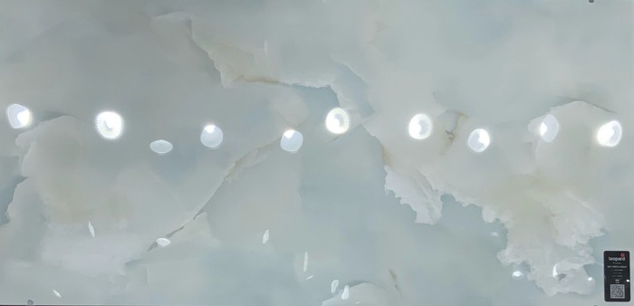 SKY ONYX AQUA In a room