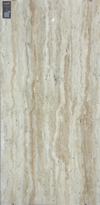 TRAVERTINO RITZY NATURAL In a room