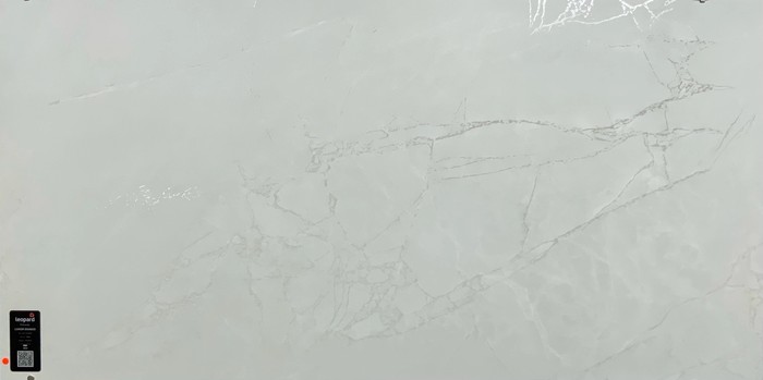 LUXOR BIANCO In a room